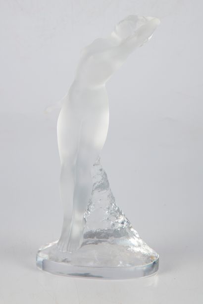 LALIQUE LALIQUE - France

Statuette de danseuse nue, un bras baissé en cristal moulé...