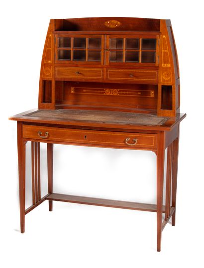 PANKS GERMAN WORK - About 1900

Small stepped desk in mahogany veneer and marquetry...