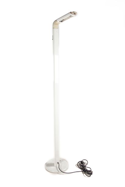 null 
Column lamps with flexible head




Belgian work from the 80's




H. 190 cm

Small...