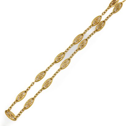null Long necklace, yellow gold chain with flat links

Weight : 13,8 g.