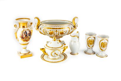 LIMOGES LIMOGES et divers

Ensemble de pièces en porcelaine blanche à décor doré...