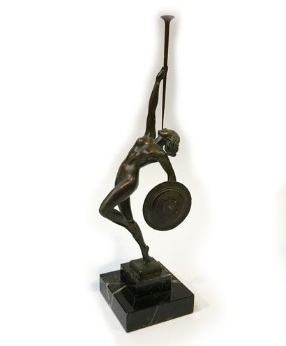 null Raymonde GUERBE (1894-1995)
Jéricho
Statuette en bronze à patine brune sur socle...