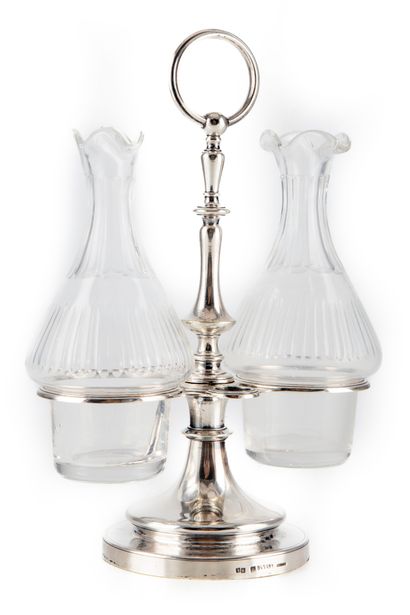 null CHRISTOFLE 
Oil and vinegar cruet in silver plated metal and two bottles
H....
