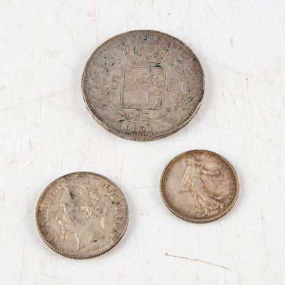 null Ensemble de trois pièce en argent: 
-5 francs 1850, Léopold roi des Belges
-...