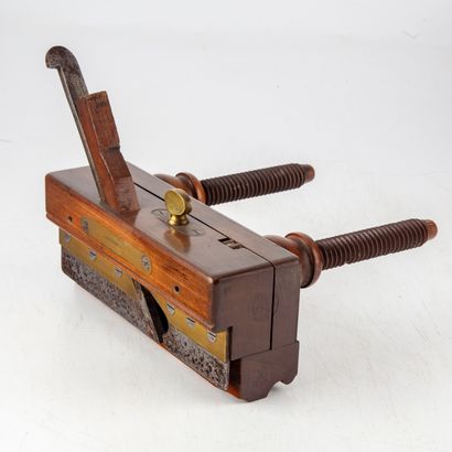 null POPULAR ART - Antique tool 
Broken woodworking tool with gilded brass trim....
