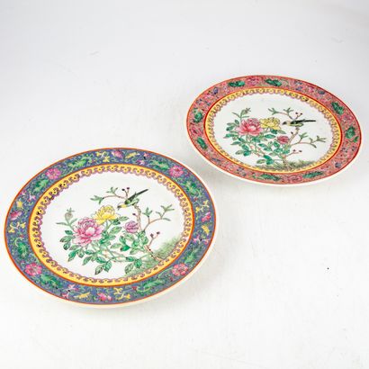 null CHINA 
Pair of polychrome enamelled porcelain plates with central bird and flower...