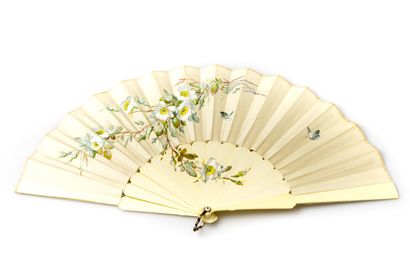 null Two fans, XIXth century
-the first one, the silk leaf painted with gouache,...