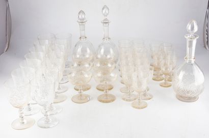 null Part of glass service with foot in cut crystal, including 6 champagne glasses,...