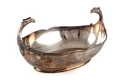 null Oblong silver plated bowl with eagle head handles. Empire style
L. : 29 cm