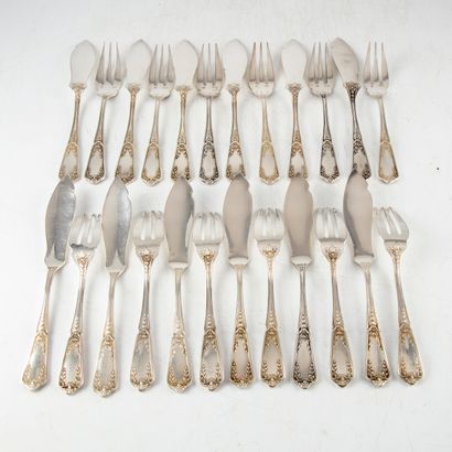 null House of ERCUIS 
Suite of 12 forks and 12 fish knives in silver plated metal...