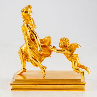 null Small subject representing Love pursuing a nymph in gilt bronze
H. 11 cm ; L....