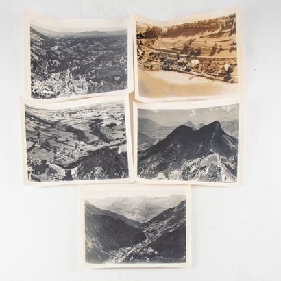 null Attributed to Roger HENRARD (1900-1975) 
Set of 5 photographic prints on silver...