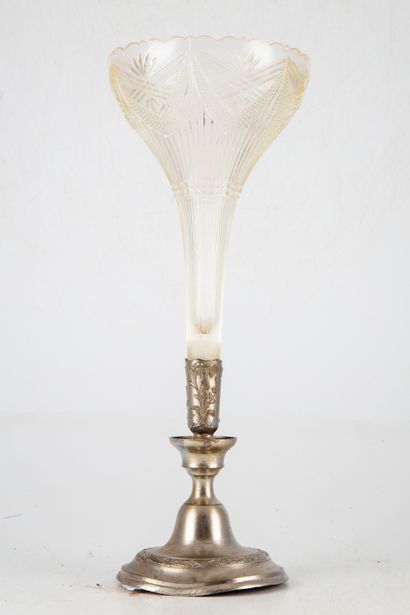null Large cut crystal cup, the foot in pewter. 
H. 33 cm