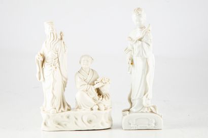null CHINA 
Set of two white enameled porcelain figures
H. 18 cm