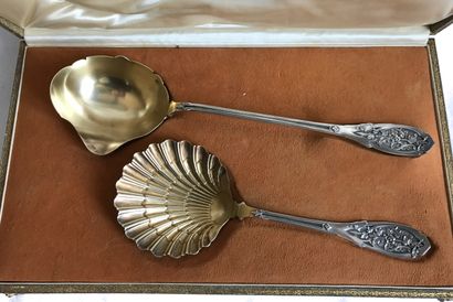 null PUIFORCAT
Set consisting of a sauce spoon and a strawberry spoon in silver and...