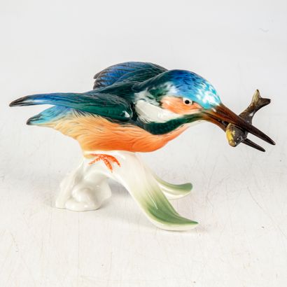 MANUFACTURE KARL ENS Manufacture KARL ENS - SAXE 
Kingfisher and fish in his beak,...