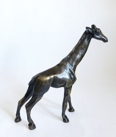 null D'après Max LE VERRIER (1891 - 1973)
Girafe
Bronze à patine brun nuancé
Signé...
