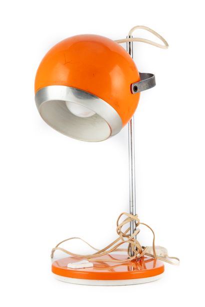 null Lampe de bureau composée d'une base ronde en métal laquée orange, tige en métal...