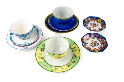 HERMES HERMES 
Ensemble de tasses, sous-tasses et assiettes en porcelaine comprenant...