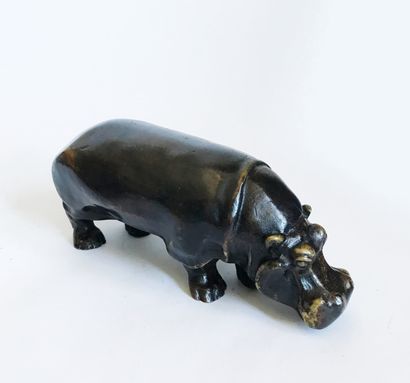 null D'après Max LE VERRIER (1891 - 1973)
Hippopotame.
Bronze à patine brun nuancé
Signé...