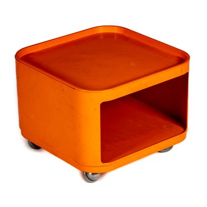 null Anna CASTELLI FERRIERI (1918-2006) 
Furniture on casters in orange plastic by...