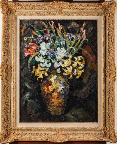 null Pierre DUMONT (1884-1936)
Bouquet de fleurs 
Huile sur toile, signée en bas...