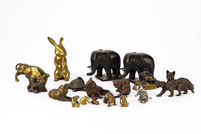 null Important ensemble de bronze animalier, représentant chats, escargot, éléphant,...