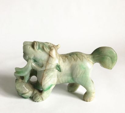 null CHINE
Statuette de chien de Fô en pierre dure.
L. : 15 cm