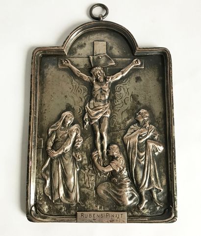 null F.CLAUS - XIXe
Crucifixion d'après Pierre Paul RUBENS
Plaque en bronze argenté
Cartel...