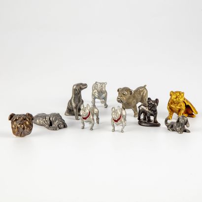 null Ensemble de 10 Bulldogs (bouledogues) et divers en métal 
L. : 17,5 cm