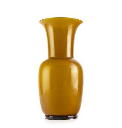 null MURANO (?) 
Grand vase en verre soufflé 
H. : 36 cm