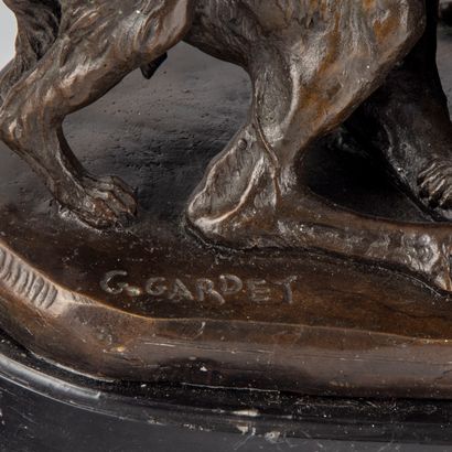 null Georges CARDET (1863 - 1939)
Le combat du cerf et des chiens
Bronze à patine...