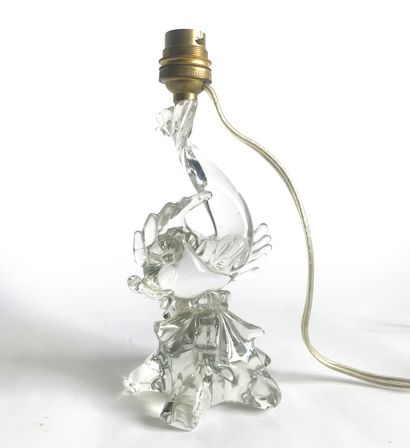 null Lampe de chevet en verre soufflé en forme de dauphin. Circa 1960
H. : 21 cm