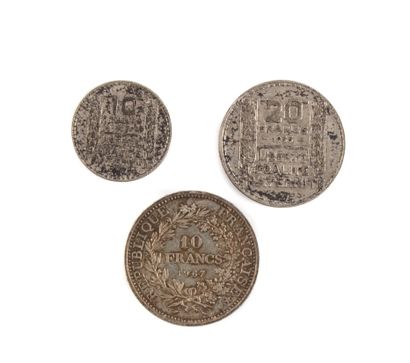 null Ensemble de pièces comprenant : 1 pièce de 10 francs 1967, 1 pièce de 10 francs...