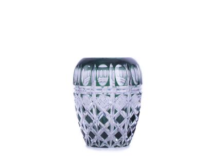null Vase en cristal taillé doublé de couleur vert
H. : 15 cm 
Petites égrenures
