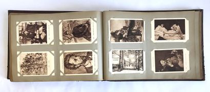 null Album de cartes postales façon cuir croco brun à décor Art Nouveau contenant...