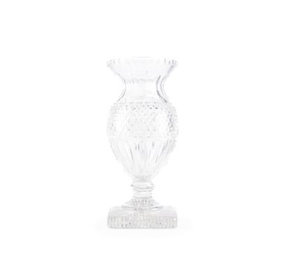 null Attribué à BACCARAT
Vase de forme balustre en cristal taillé, la panse à motif...