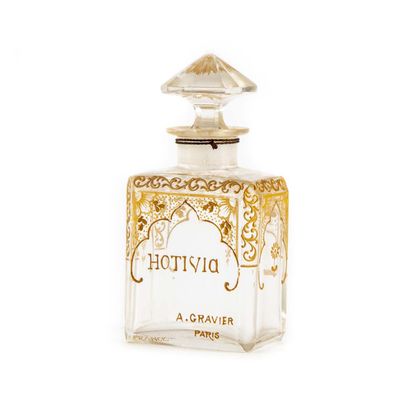 ALPHONSE GRAVIER ALPHONSE GRAVIER 
Flacon de parfum "Hotivia" en cristal, à section...