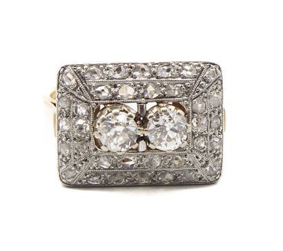 null Yellow gold and platinum ring with rectangular cross-section adorned in the...