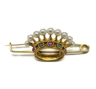 null Gold count's crown adorned with pearls, rubies and emeralds
Gross weight: 4.3...