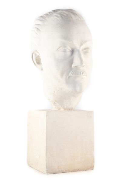 null Attribué à José de CHERMOY 
Buste d'homme 
Plâtre 
H. : 52 cm
