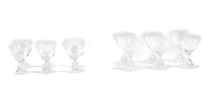 null LALIQUE - France 
Partie de service de verres en cristal modèle "Rambouillet",...