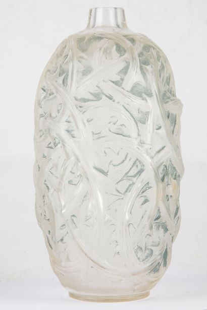 null René LALIQUE 1860-1945
Vase " Ronce " - Modèle créé en 1921
Épreuve en verre...