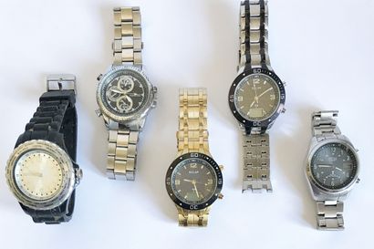 null Ensemble de montres de marque SOLAR - VERTICAL ...
État d'usage - accident bracelet...