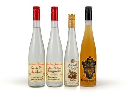 null Set of 4 bottles including : 
- 1 bottle J.P. Gisselbrecht raspberry brandy
-...
