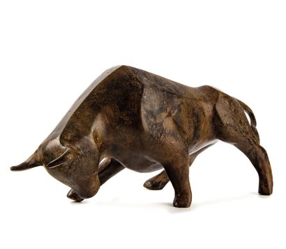 null after Pierre CHENET (20th)
Bull
Bronze with shaded brown patina, founder's mark
H....