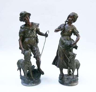 null Louis & François MOREAU 
Pair of statuettes in patinated regula representing...
