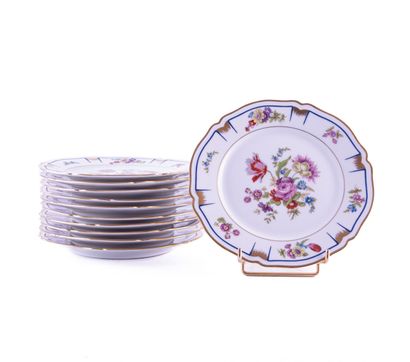 null LIMOGES
Suite of 11 porcelain dessert plates decorated with flowers in the taste...