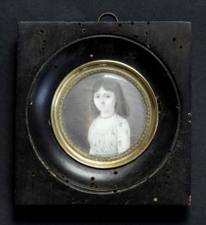 ÉCOLE FRANÇAISE VERS 1820 Portrait de jeune fille diamètre 5 cm