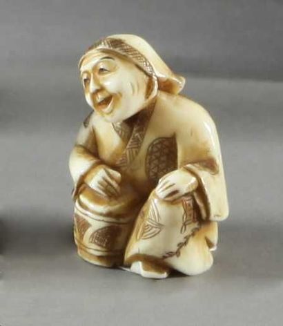 null JAPON, Netsuke en ivoire

Hauteur : 5 cm